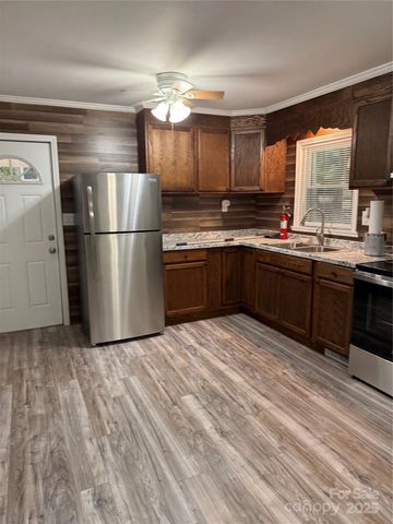 41283 Kings Road, New London, NC 28127