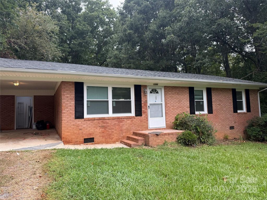 41283 Kings Road, New London, NC 28127