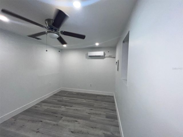6439 WILLOW WOOD LANE, Tampa, FL 33634