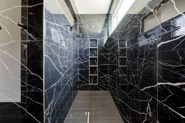 1117 Falls Bridge Court, Edmond, OK 73034