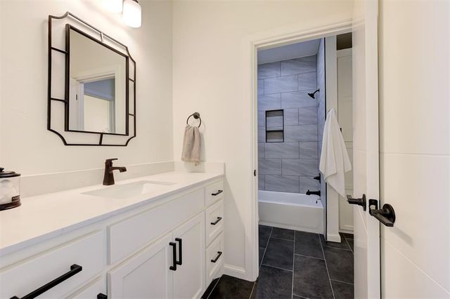 1117 Falls Bridge Court, Edmond, OK 73034