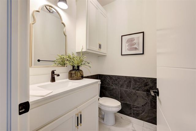 1117 Falls Bridge Court, Edmond, OK 73034