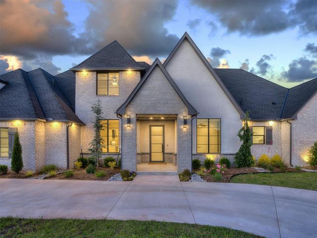 1117 Falls Bridge Court, Edmond, OK 73034