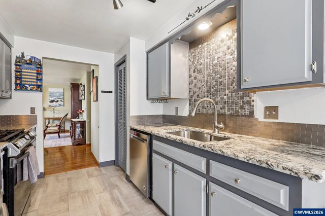 4040 Penticton Cir NE, Salem, OR 97305
