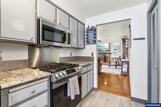 4040 Penticton Cir NE, Salem, OR 97305