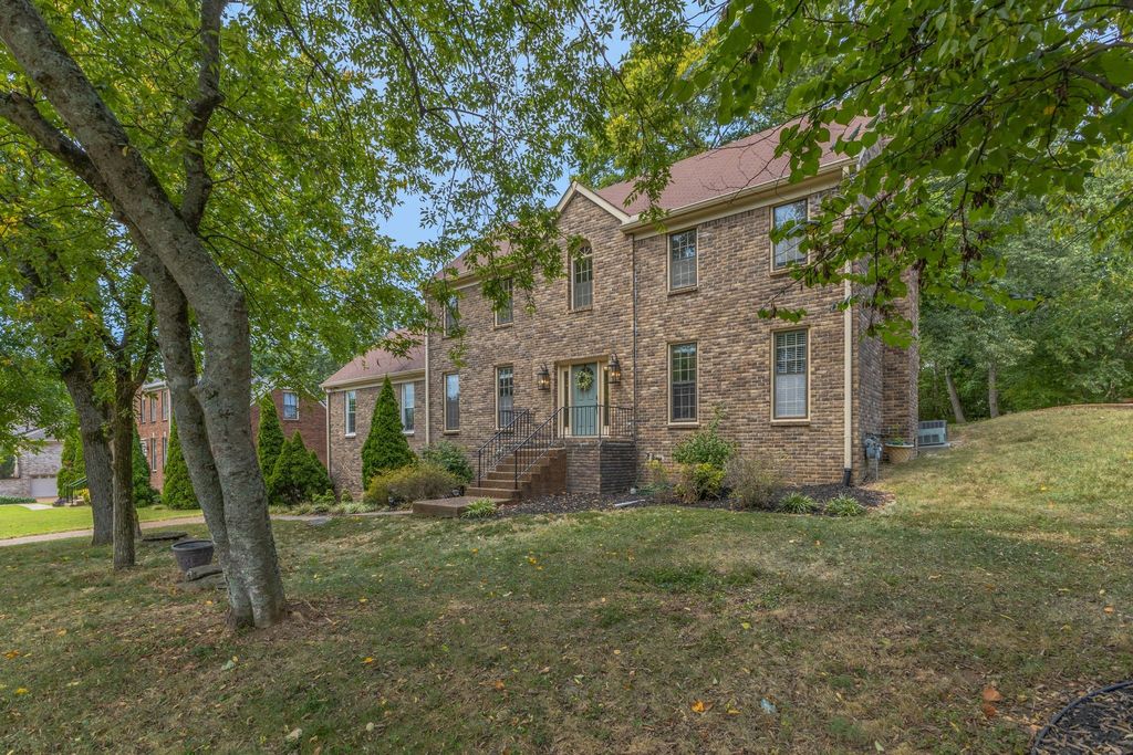 123 Saint Andrews Dr, Franklin, TN 37069