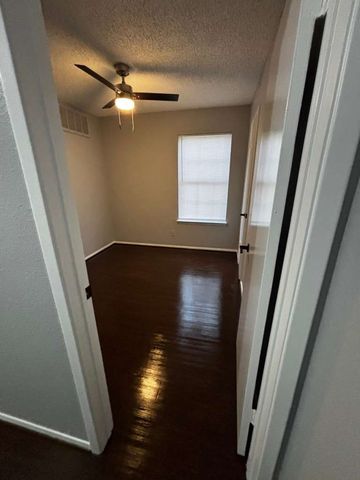 724 W collins Street, Denton, TX 76201