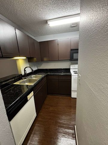 724 W collins Street, Denton, TX 76201