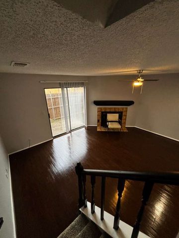 724 W collins Street, Denton, TX 76201