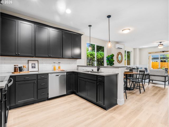 7250 Sw 1st Ave, Portland, OR 97219