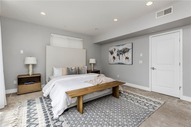 11851 Laurelwood Drive 102, Studio City, CA 91604