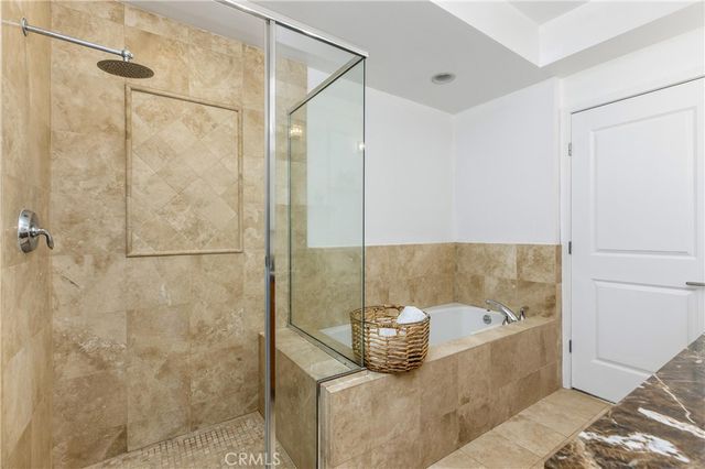 11851 Laurelwood Drive 102, Studio City, CA 91604