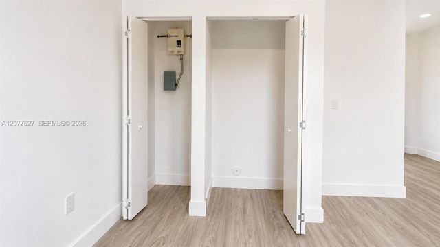 526 NW 6th Street AB, Hallandale Beach, FL 33009