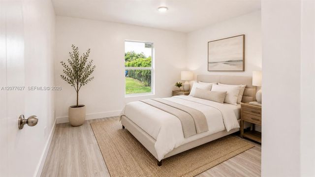 526 NW 6th Street AB, Hallandale Beach, FL 33009