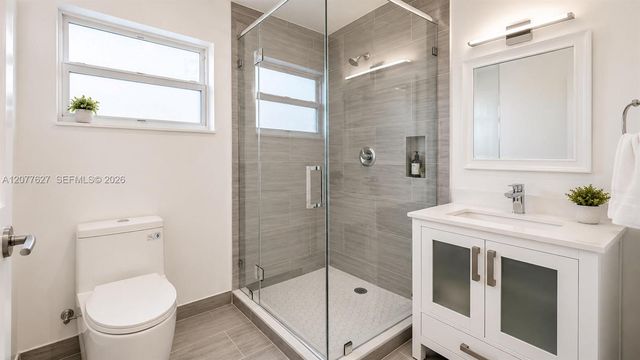 526 NW 6th Street AB, Hallandale Beach, FL 33009