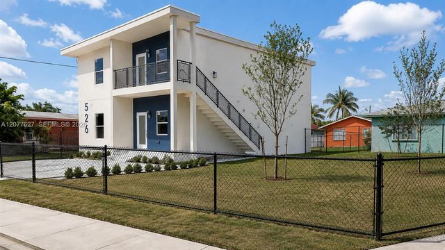 526 NW 6th Street AB, Hallandale Beach, FL 33009