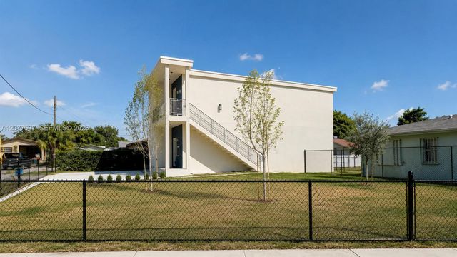 526 NW 6th Street AB, Hallandale Beach, FL 33009