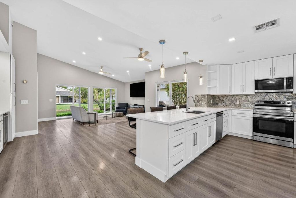 13150 Bonnette Drive, Palm Beach Gardens, FL 33418