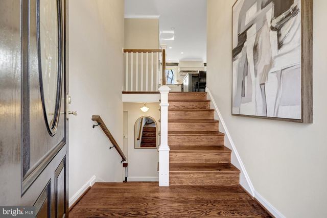 9119 HAMILTON DR, Fairfax, VA 22031