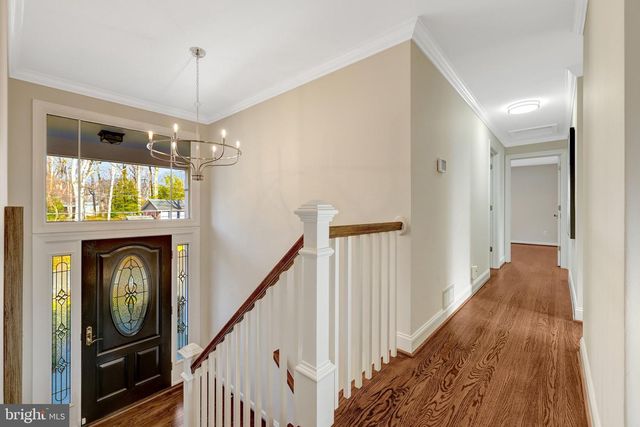 9119 HAMILTON DR, Fairfax, VA 22031