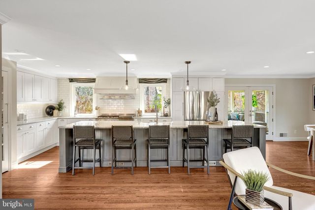 9119 HAMILTON DR, Fairfax, VA 22031