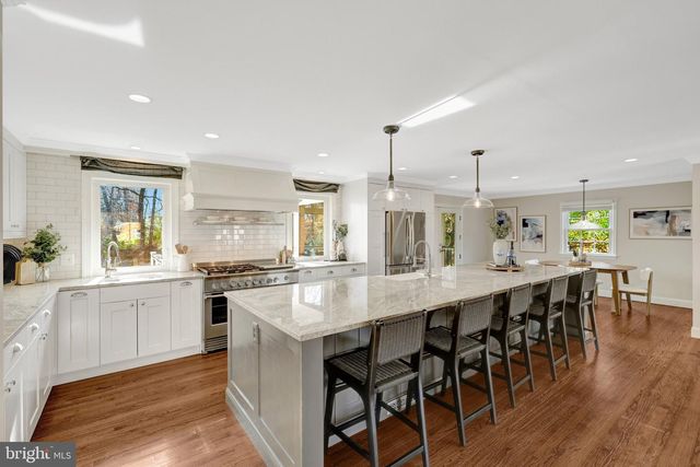 9119 HAMILTON DR, Fairfax, VA 22031