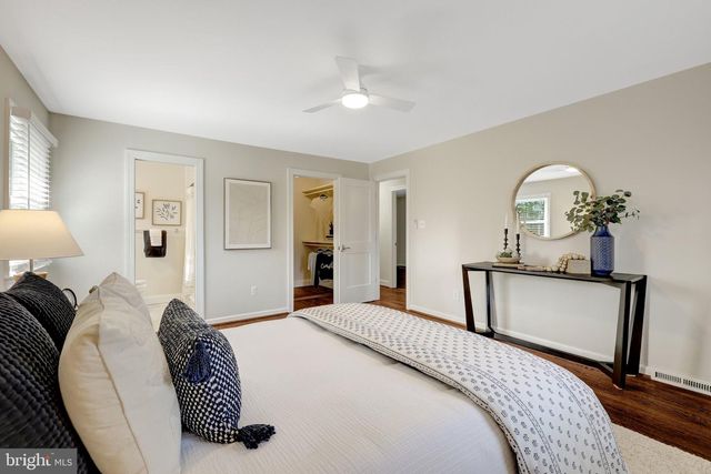 9119 HAMILTON DR, Fairfax, VA 22031