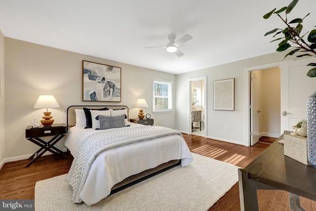 9119 HAMILTON DR, Fairfax, VA 22031