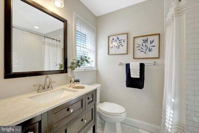 9119 HAMILTON DR, Fairfax, VA 22031