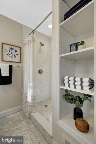 9119 HAMILTON DR, Fairfax, VA 22031