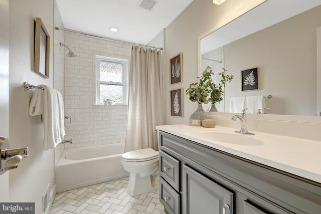 9119 HAMILTON DR, Fairfax, VA 22031