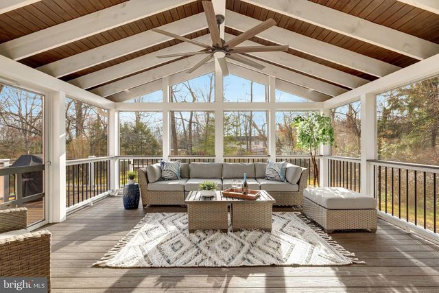 9119 HAMILTON DR, Fairfax, VA 22031