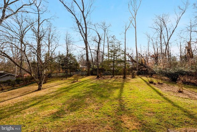 9119 HAMILTON DR, Fairfax, VA 22031