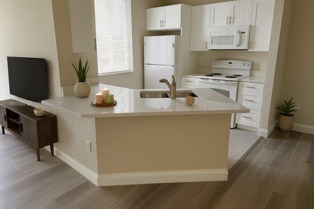 11030 Legacy Dr 302, Palm Beach Gardens, FL 33410