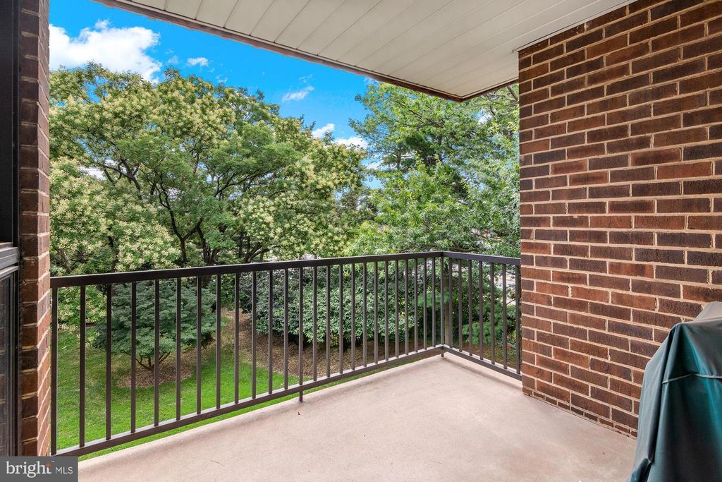 9800 GEORGIA AVE #25-301, Silver Spring, MD 20902