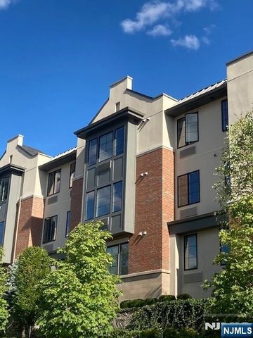 461 Palisades 306, Fort Lee, NJ 07024