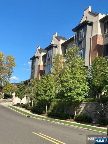 461 Palisades 306, Fort Lee, NJ 07024