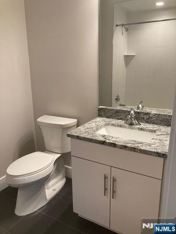 461 Palisades 306, Fort Lee, NJ 07024