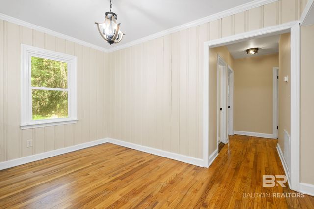 2566 Riverside Drive, Mobile, AL 36605