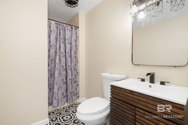 2566 Riverside Drive, Mobile, AL 36605