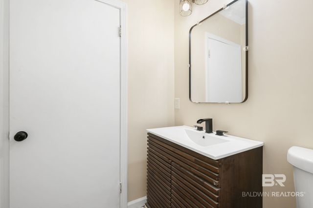2566 Riverside Drive, Mobile, AL 36605