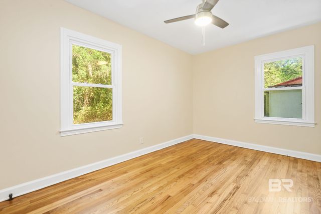 2566 Riverside Drive, Mobile, AL 36605