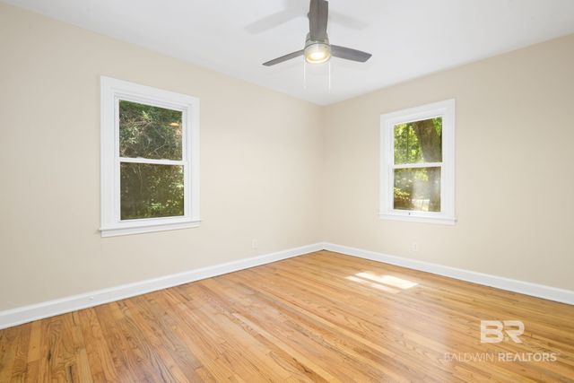 2566 Riverside Drive, Mobile, AL 36605