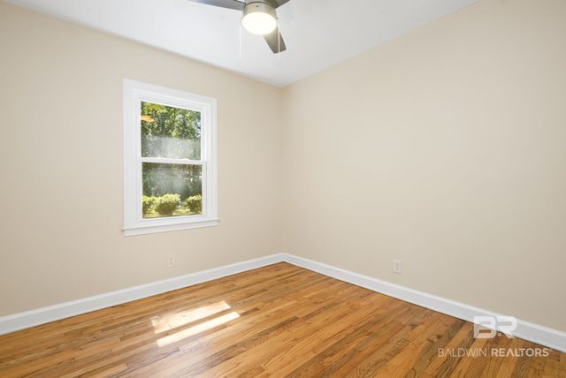 2566 Riverside Drive, Mobile, AL 36605