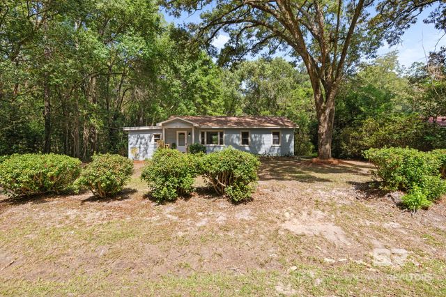 2566 Riverside Drive, Mobile, AL 36605