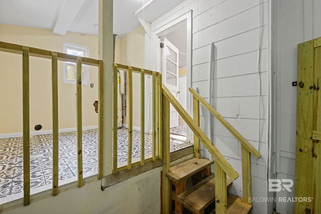 2566 Riverside Drive, Mobile, AL 36605