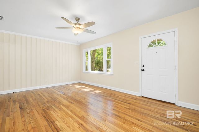2566 Riverside Drive, Mobile, AL 36605
