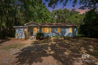 2566 Riverside Drive, Mobile, AL 36605