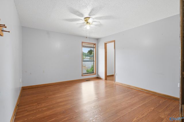 369 Elkwood Section Road, Hazel Green, AL 35750