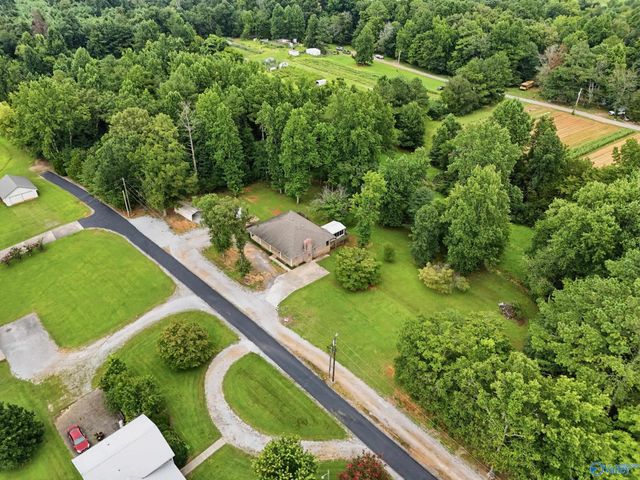 369 Elkwood Section Road, Hazel Green, AL 35750